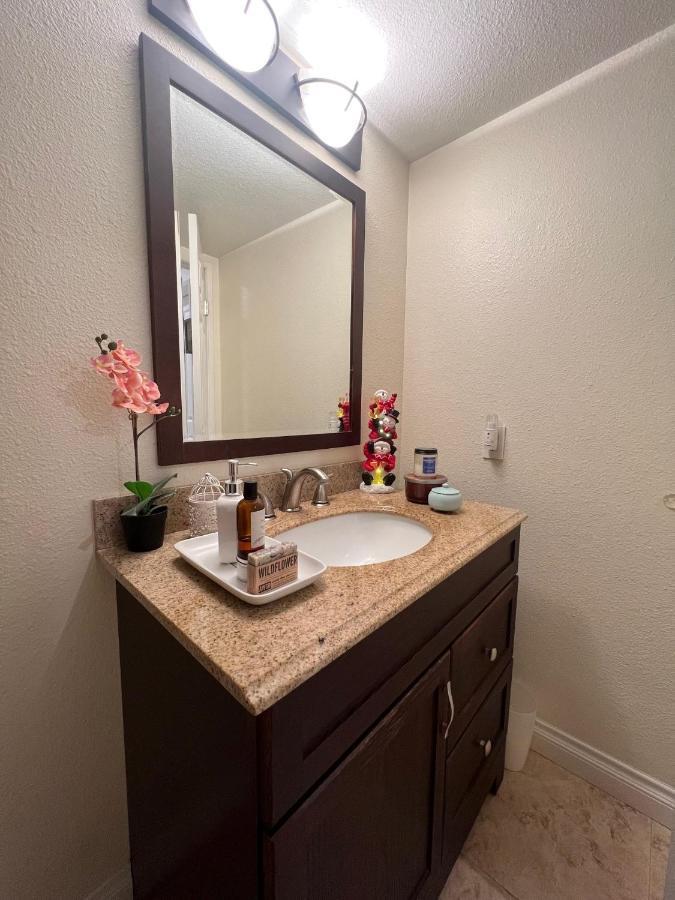 Serenity At D'amour8 Homestay Anaheim